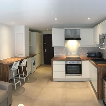 Tres Beau Studio Avec Terrasse, Situe A 100M Des Plages De Juans Les Pins 昂蒂布 外观 照片