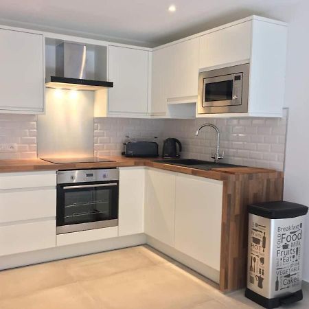 Tres Beau Studio Avec Terrasse, Situe A 100M Des Plages De Juans Les Pins 昂蒂布 外观 照片