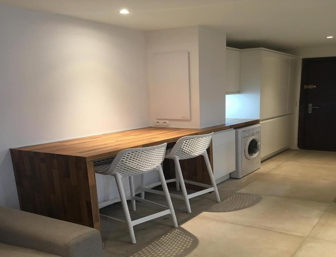 Tres Beau Studio Avec Terrasse, Situe A 100M Des Plages De Juans Les Pins 昂蒂布 外观 照片